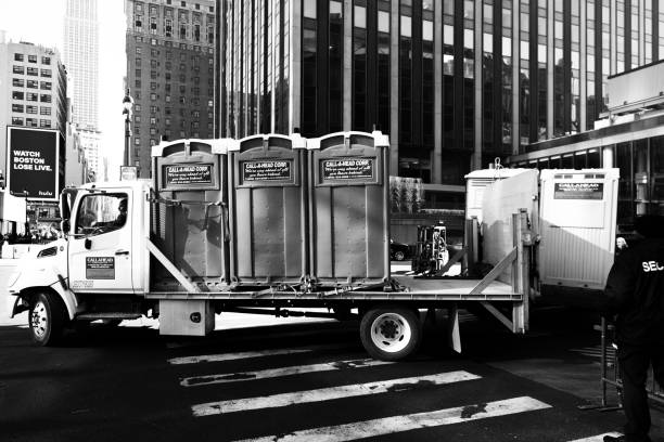 Best Luxury portable toilet rental  in Waverly, MI